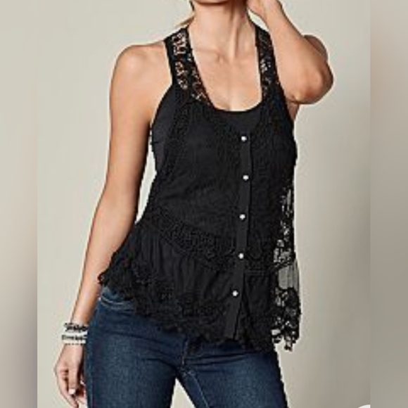 VENUS Tops - Venus Black Crochet Lace Top-Size Small